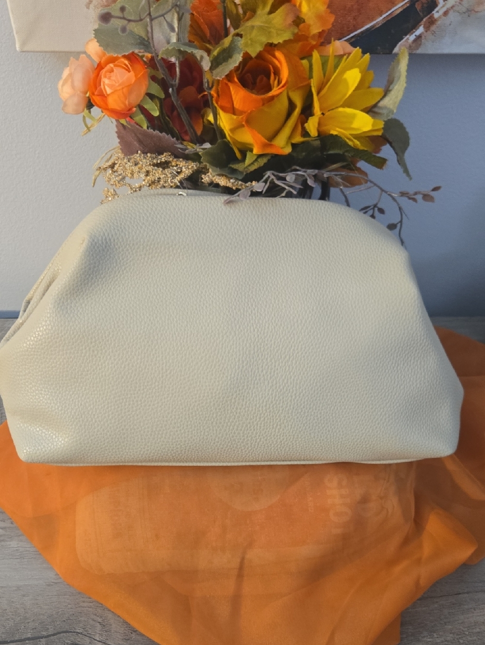 Elegant Cream Pebbled Leather Shoulder Bag With Detachable Gold Shoulder Strap